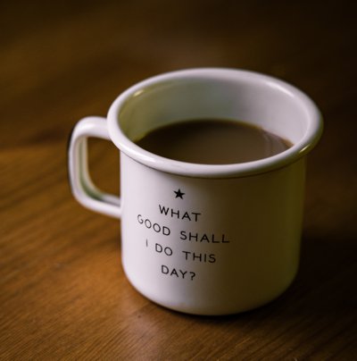 Living A Life That Matters. coffee cup with inspirational saying.
