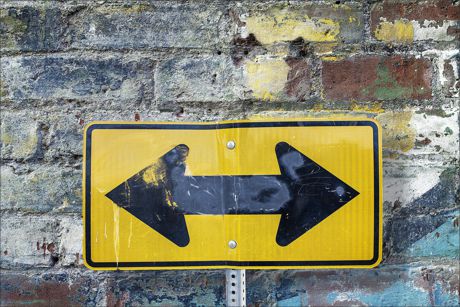 Do you procrastinate? sign with arrow going both ways